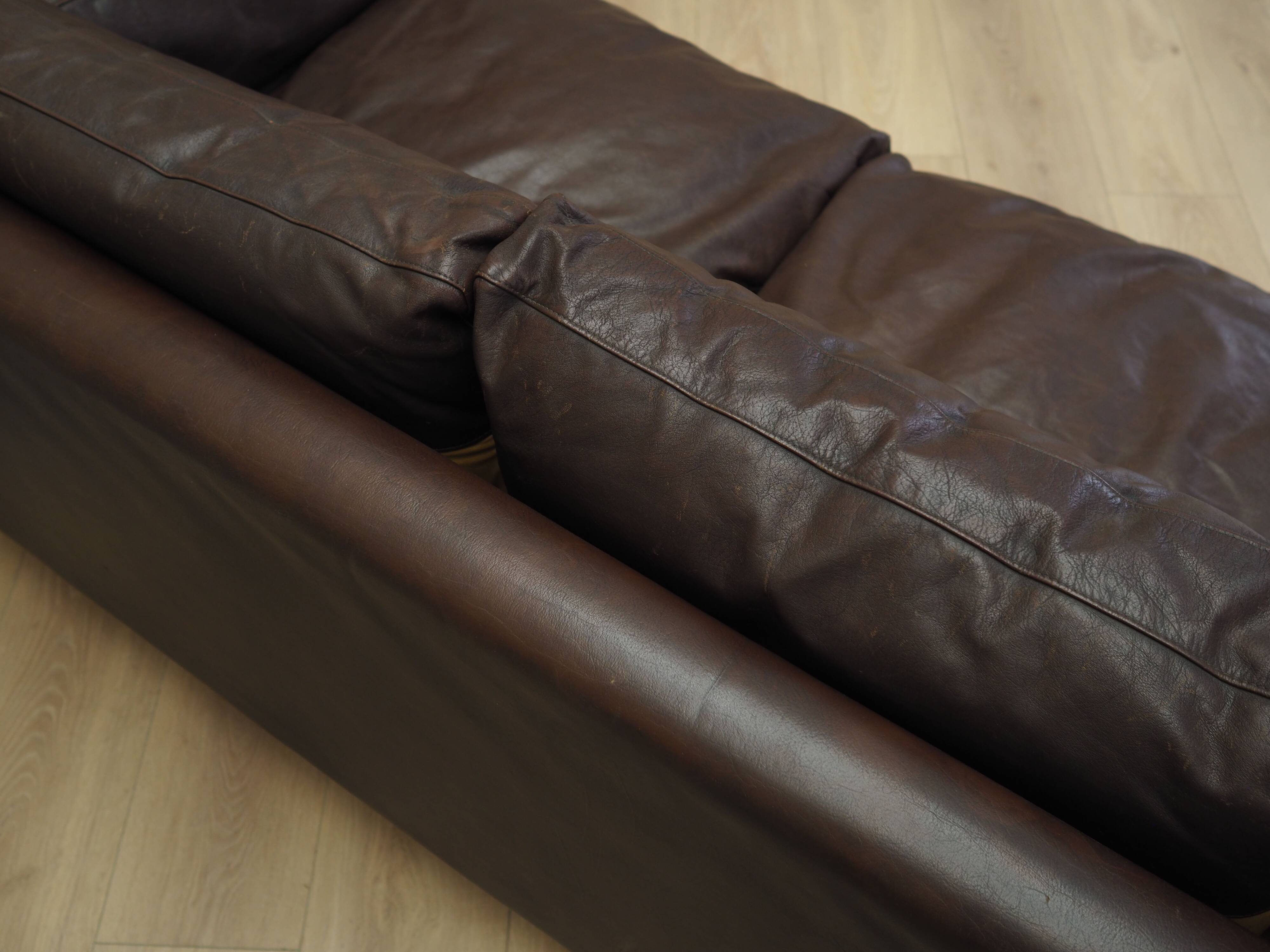 Canapé en cuir marron, design danois, années 1960, production : Danemark