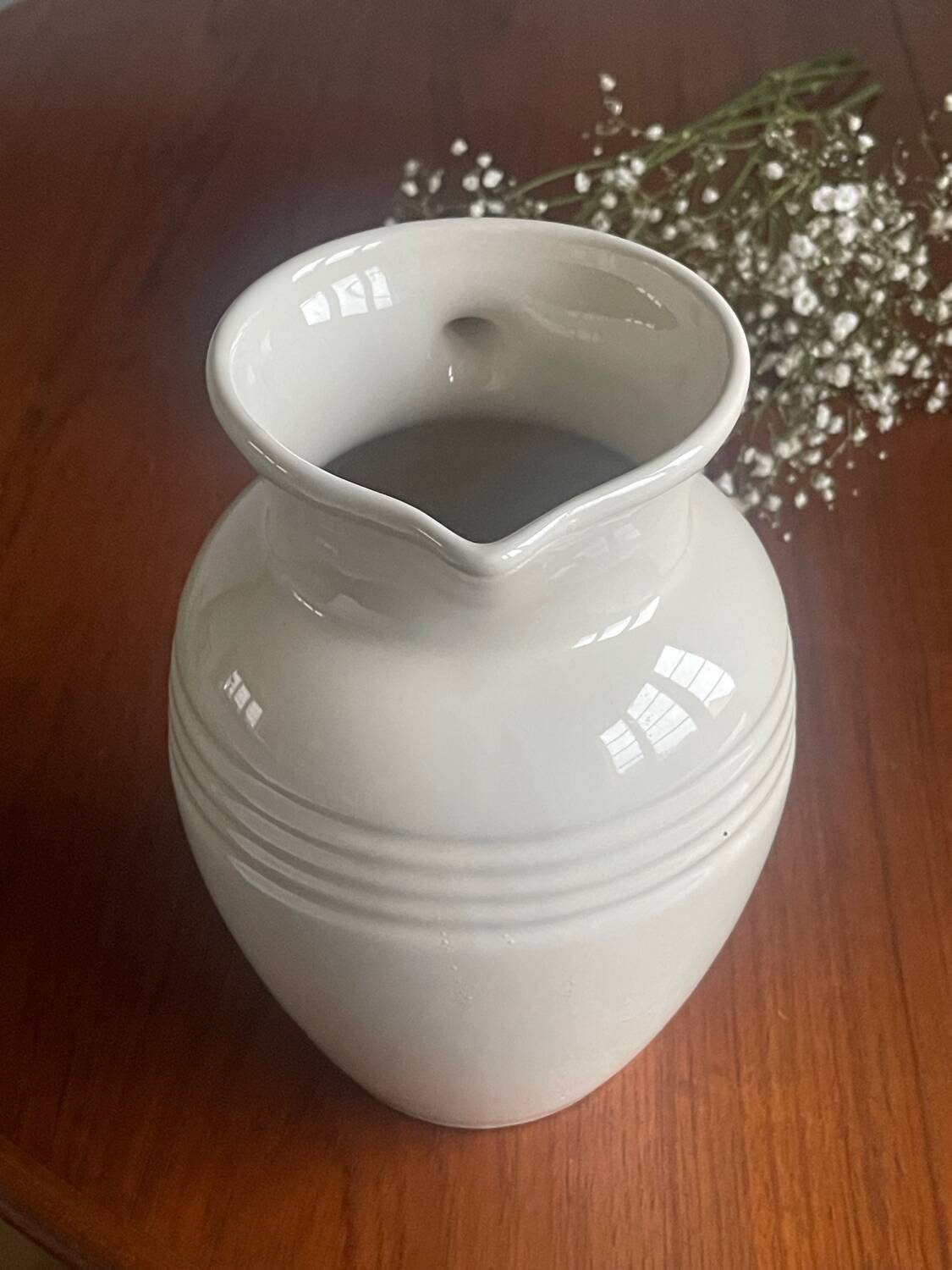 Ceramic jug Le Creuset.