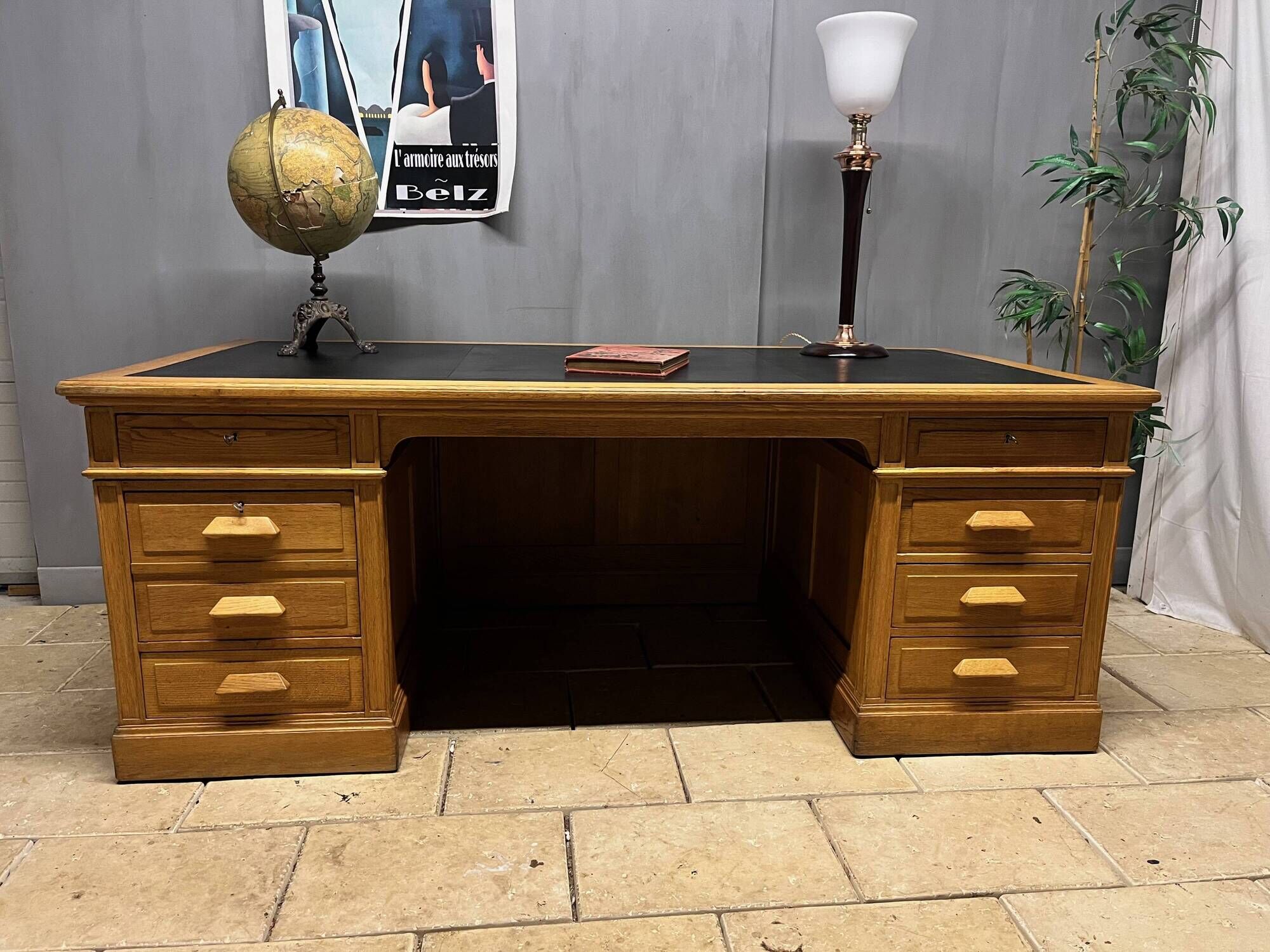 Large Desk "Banque De France" Oak and Leather Box Dish