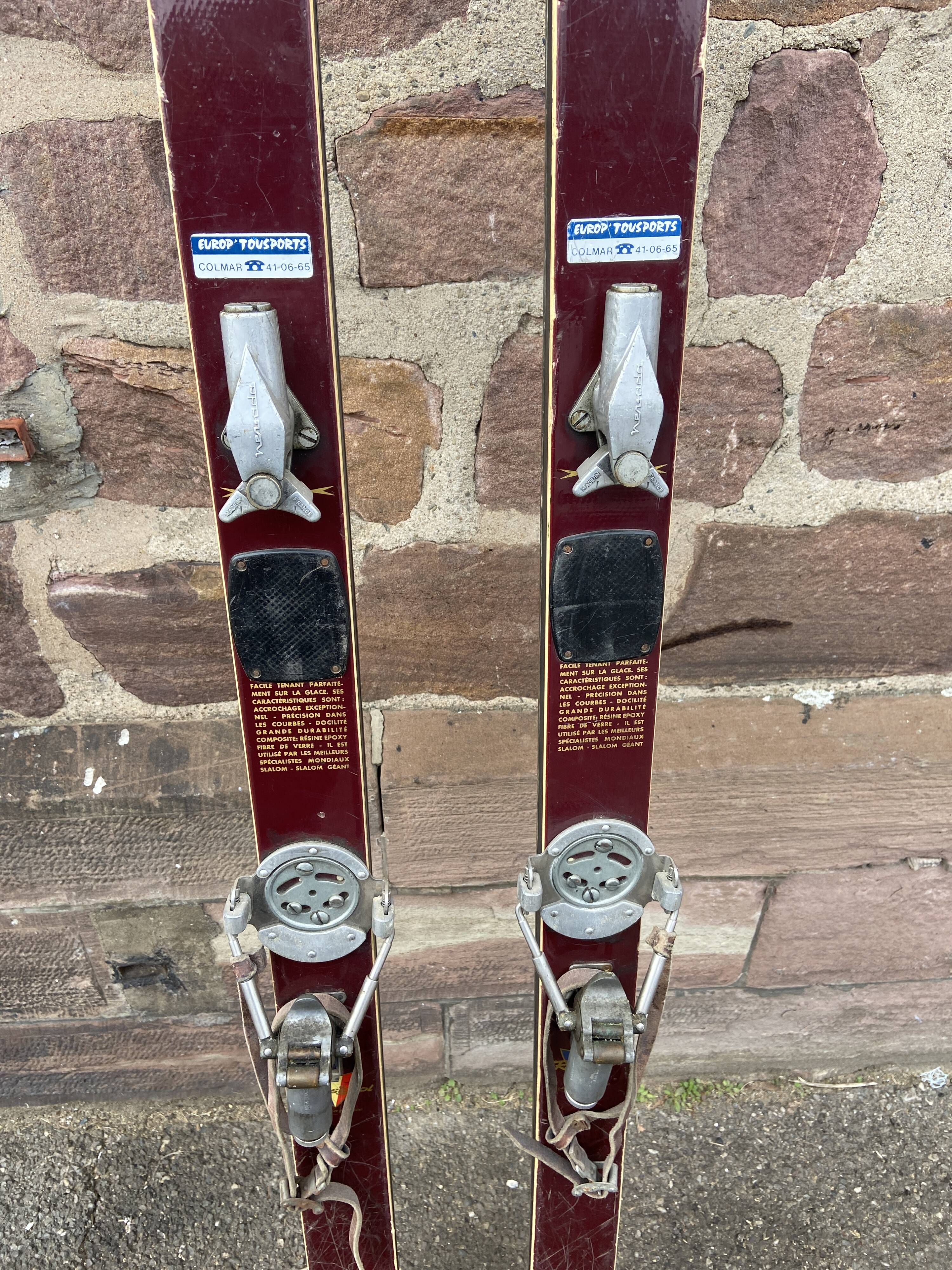 Paire de skis 1960 vintage rossignol