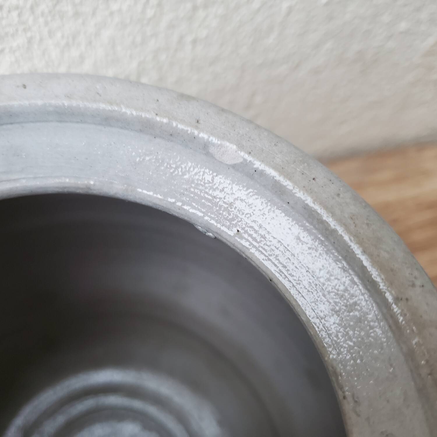 Stoneware pot with Betschdorf salt signed