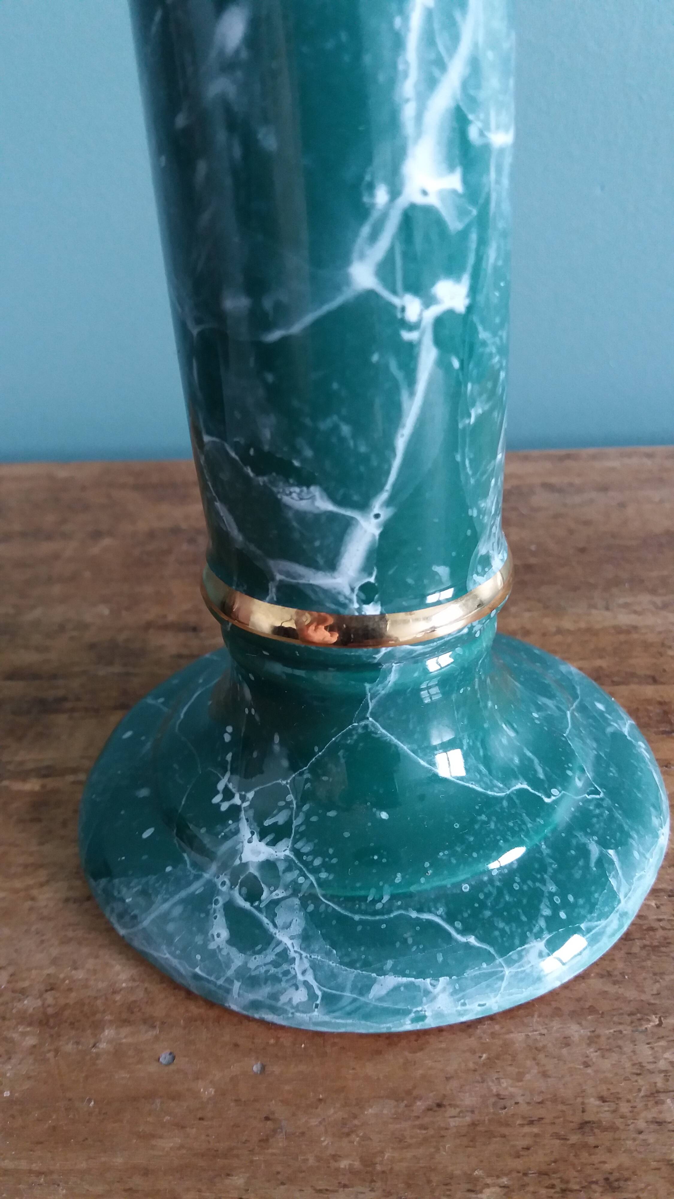 Bougeoir colonne en céramique effet marbre vert et or