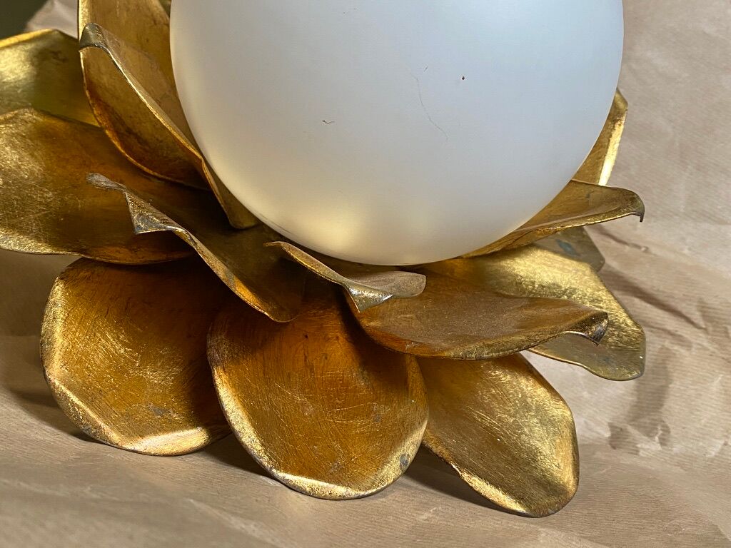 Opaline flower and brass wall lamp