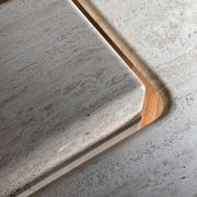 Table basse italienne en travertin de Florence vintage années 80
