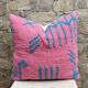 Coussin Kilim en laine berbère fait main : Coussin de sol marocain