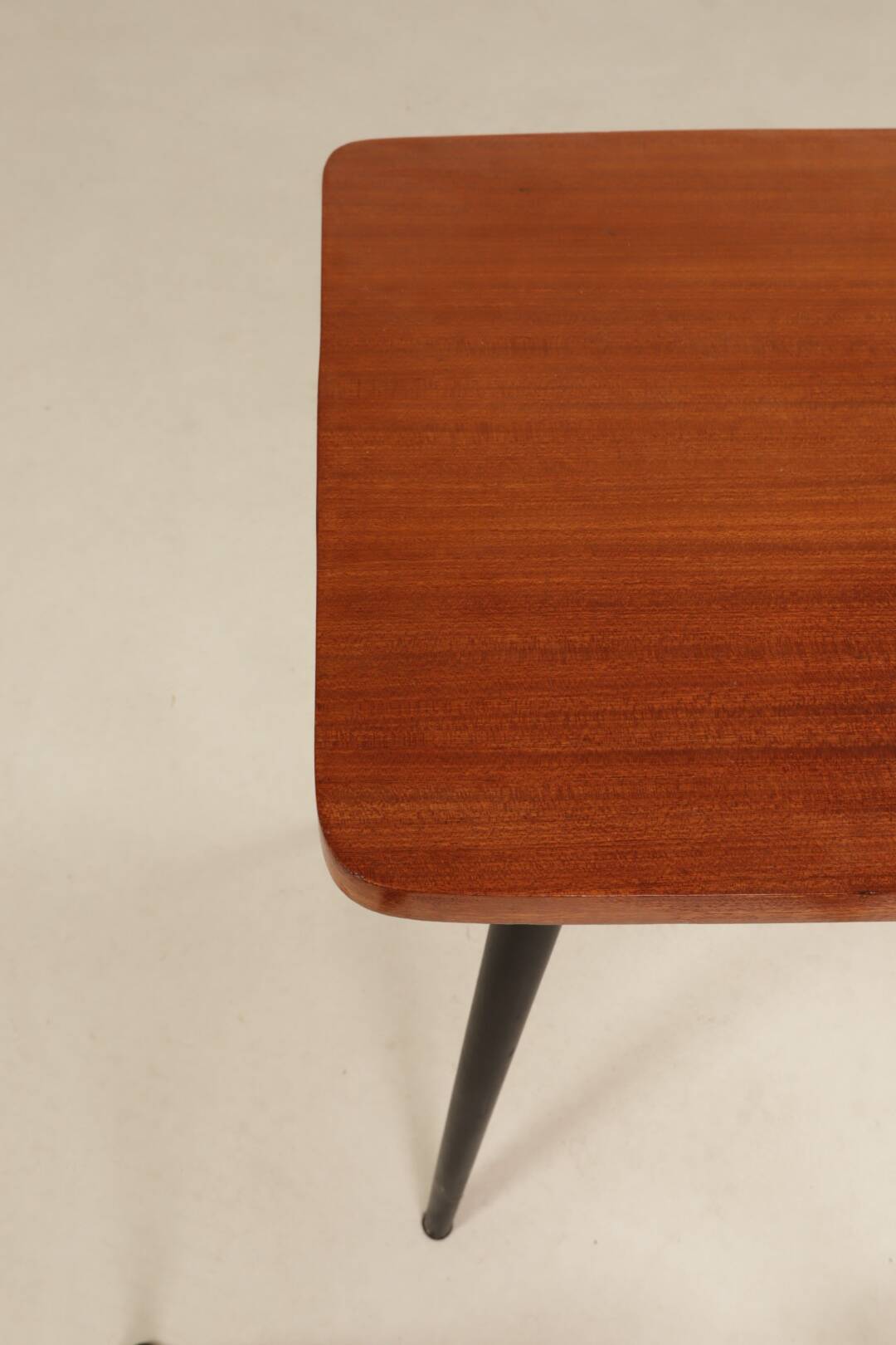 Vintage coffee table modern design 1970 mahogny