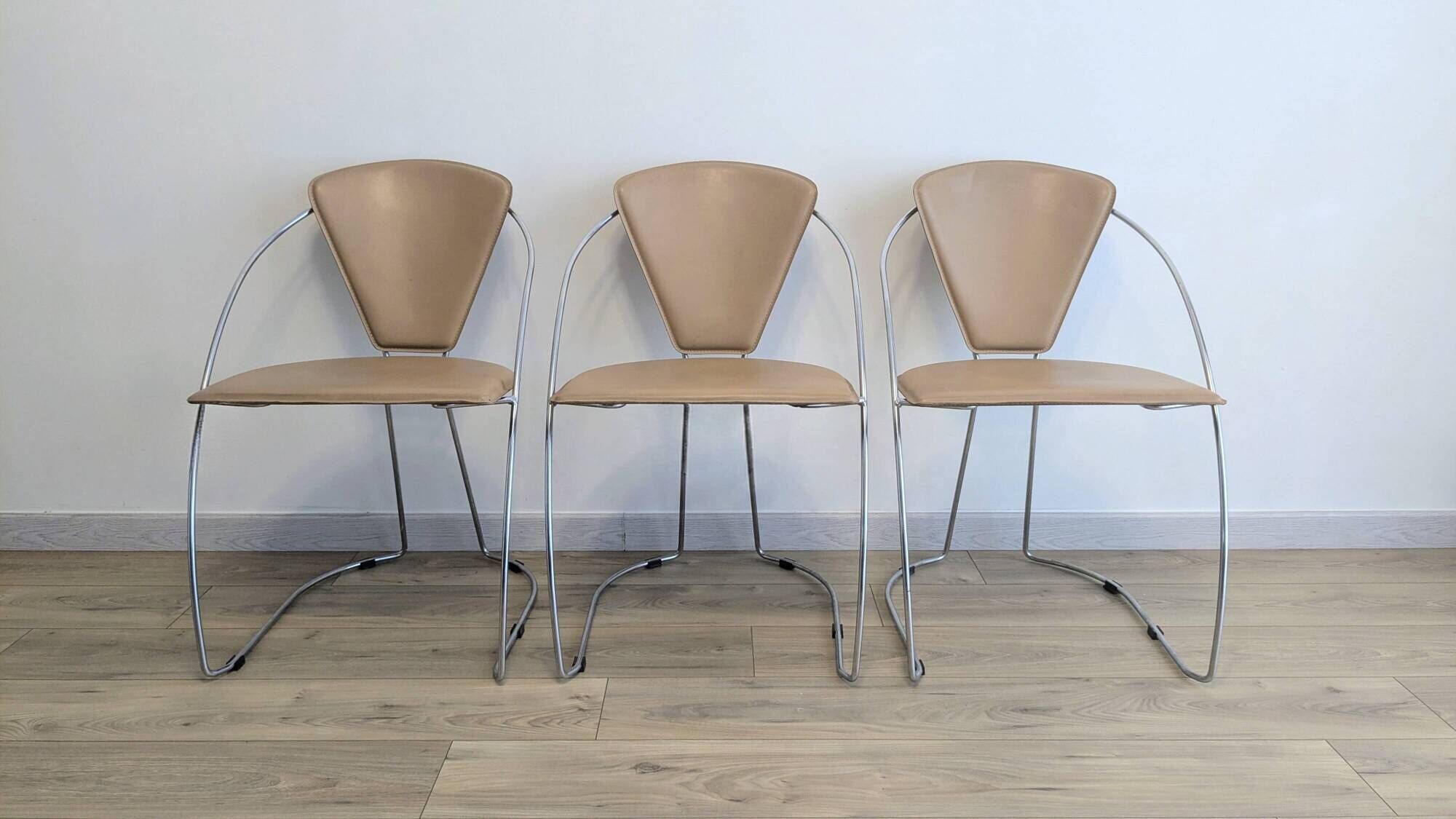 Set of 3 Linda chairs by Arrben – beige faux leather and chrome steel – 1980s