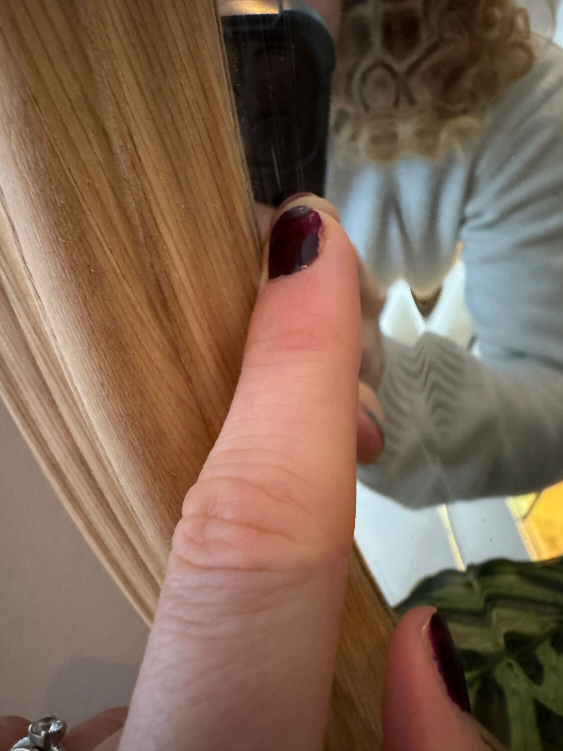 Miroir ovale en bois de pin