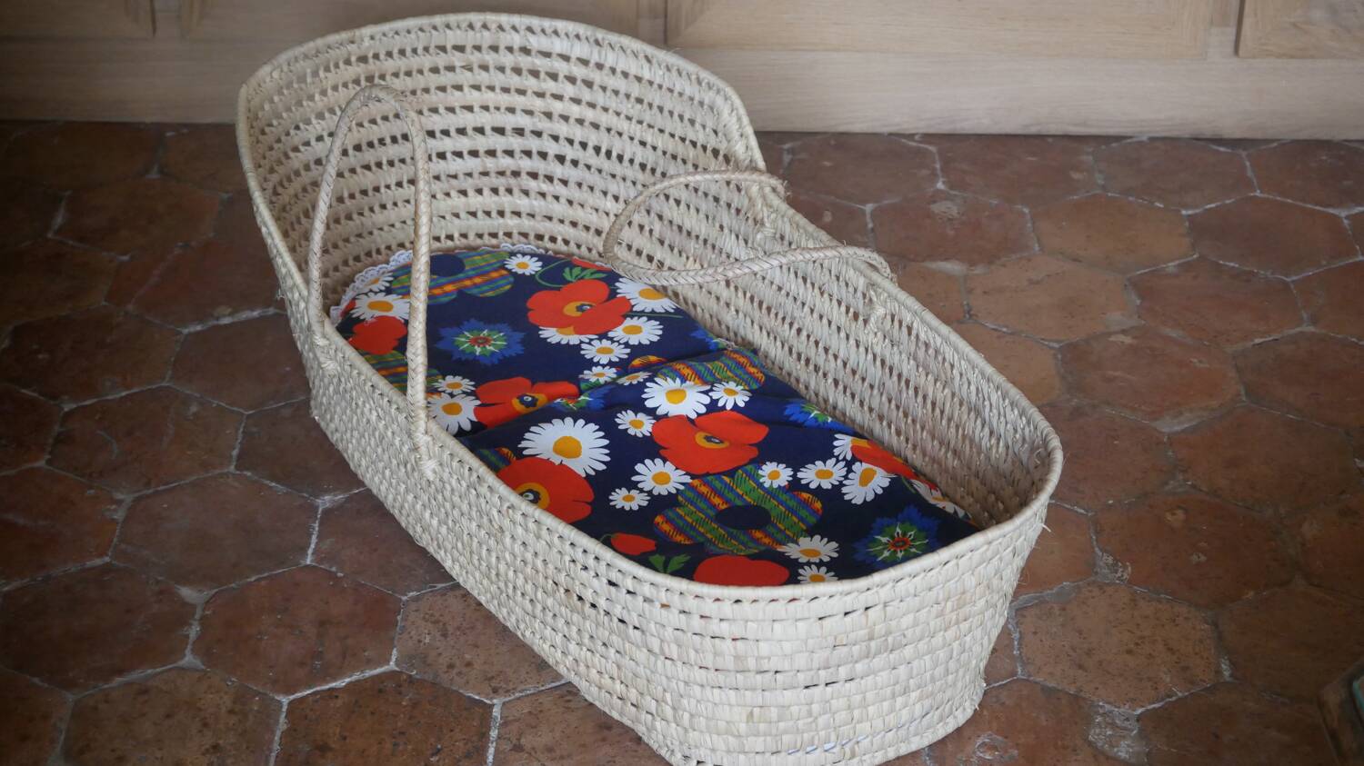 Couffin bébé en osier avec matelas (vintage)