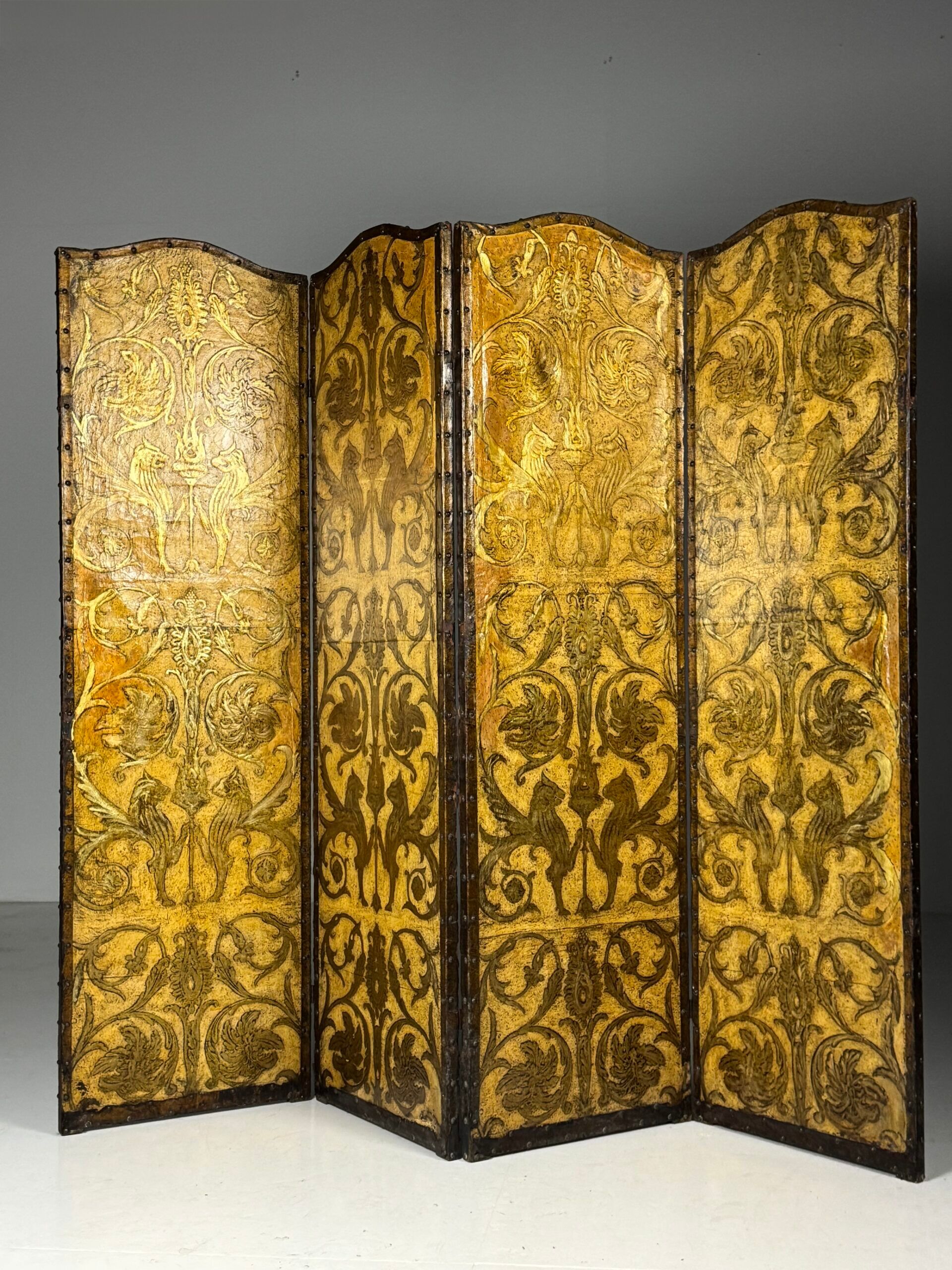 Paravent jaune et doré du 19ème siècle