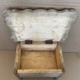 Tabouret coffre ancien