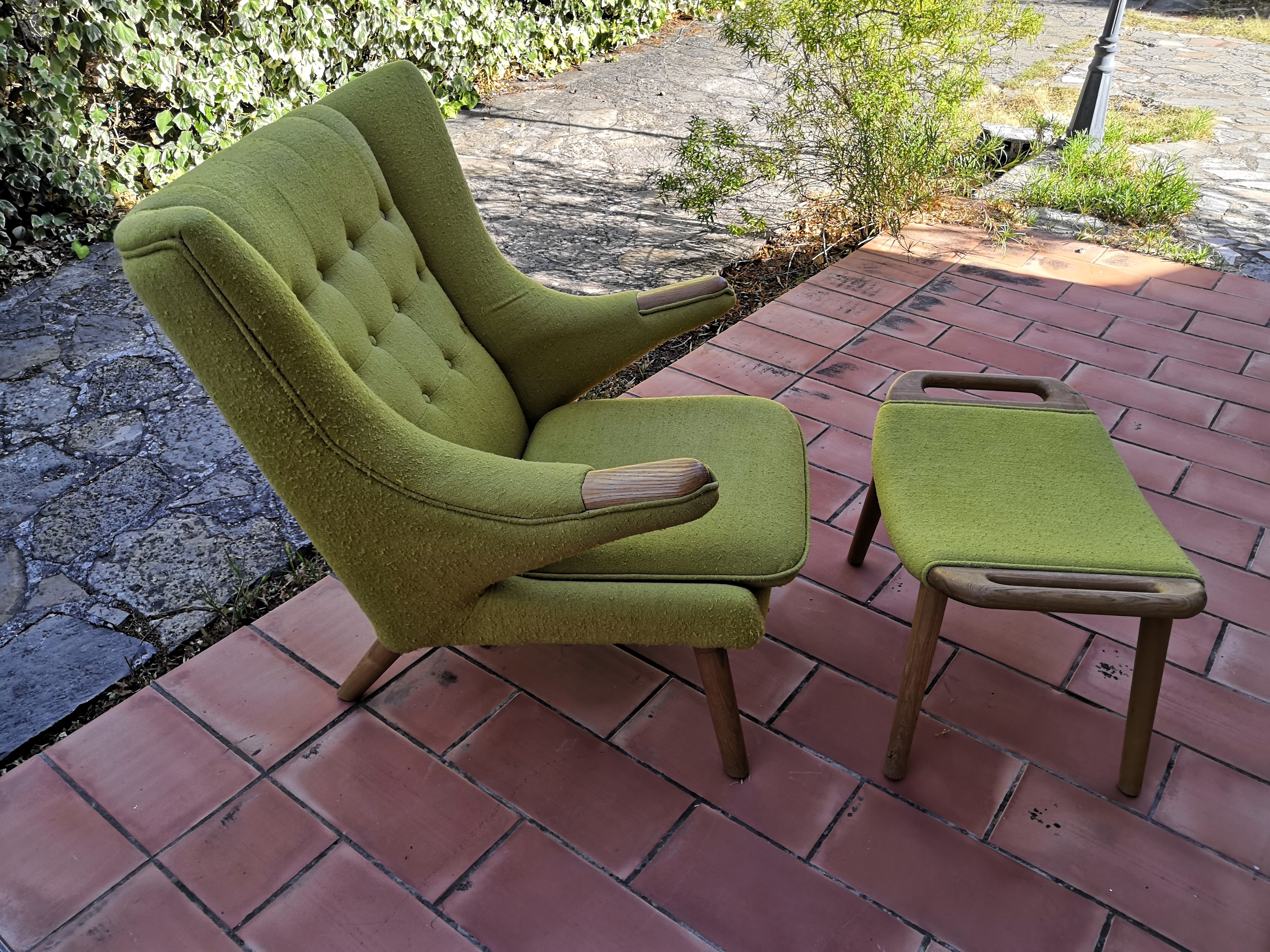 Fauteuil et repose-pieds vintage Papa Bear en tissu bouclette vert et chêne