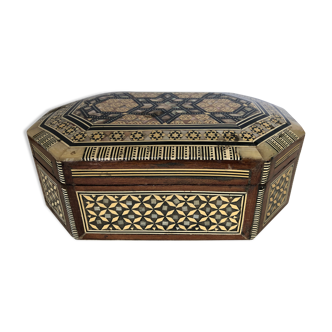 Jewelry box