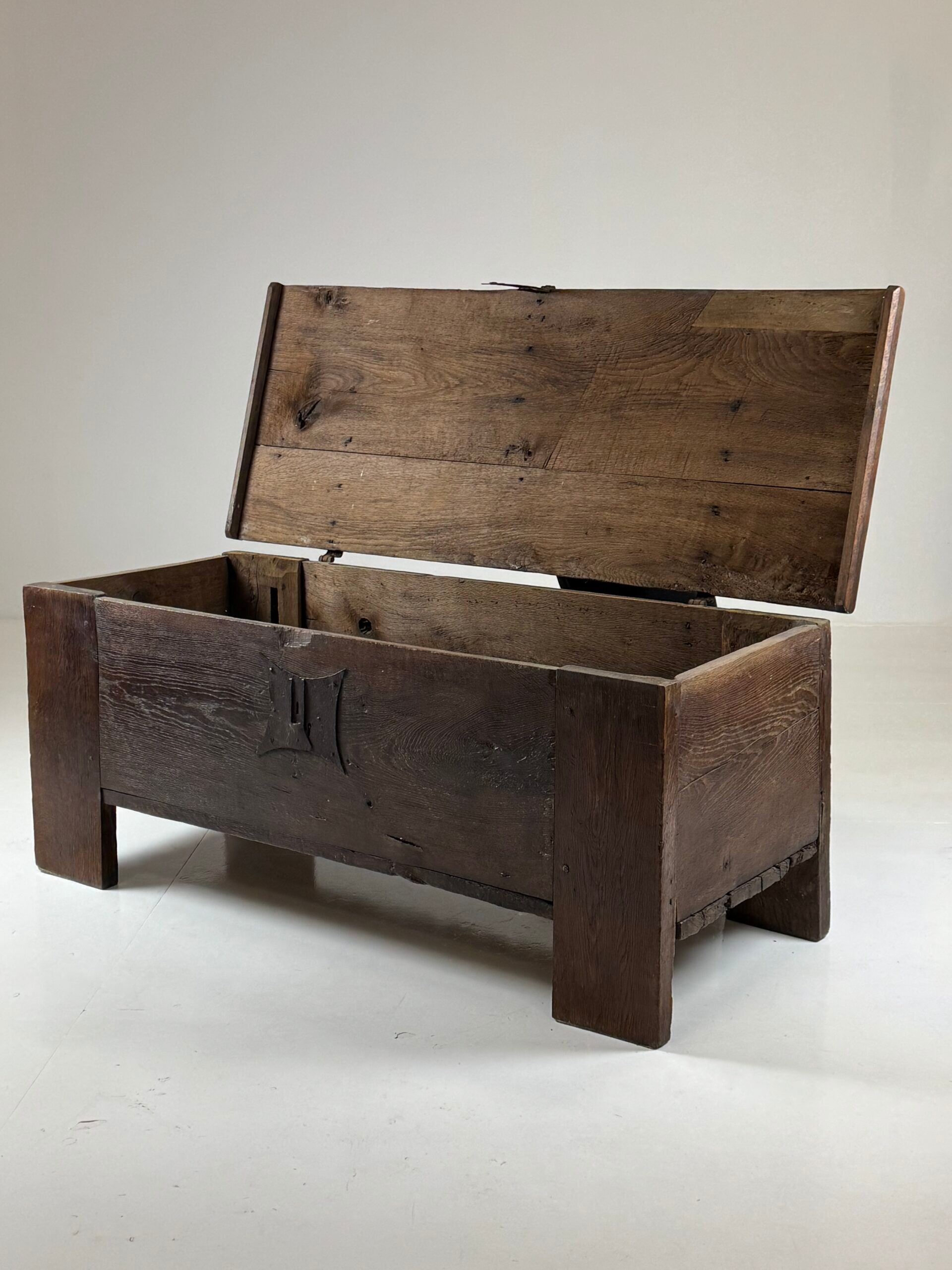 Stollentruhe chest 17th century