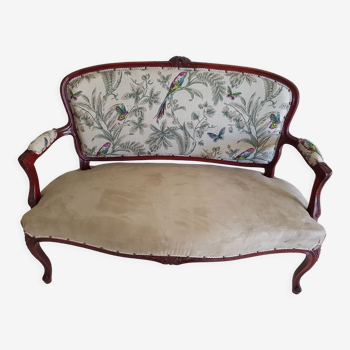 Canapé style Louis XV entièrement rénové par un tapissier d’ameublement
