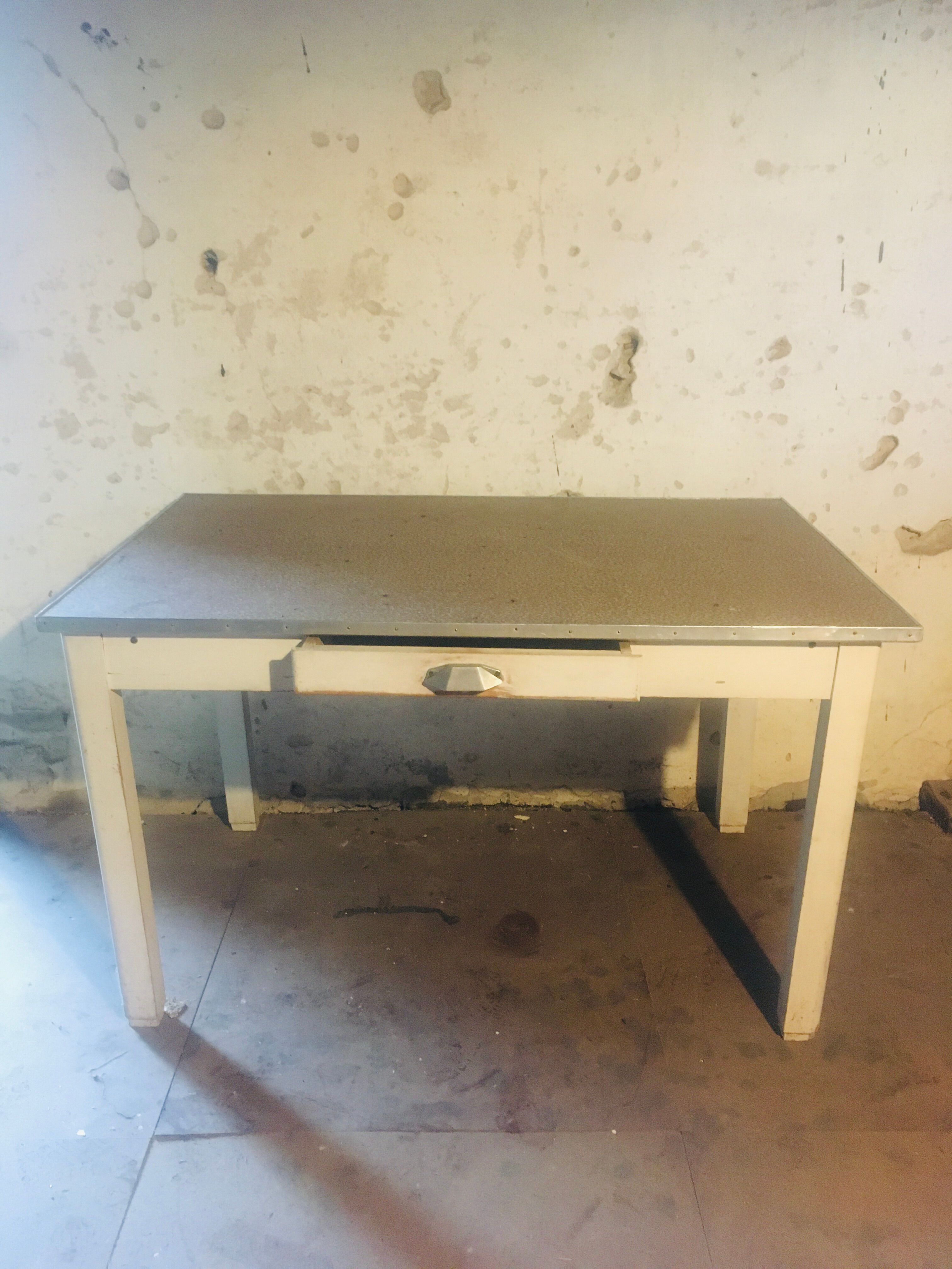 1930s country table/bistro table in its pattine