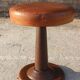 Tabouret vintage en acier et cuir de style industriel