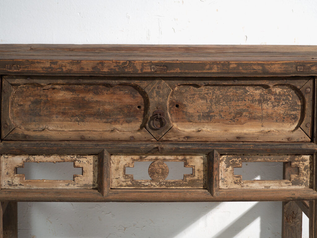 Console ancienne chinoise à entrelacs géométriques – Chine, vers 1900