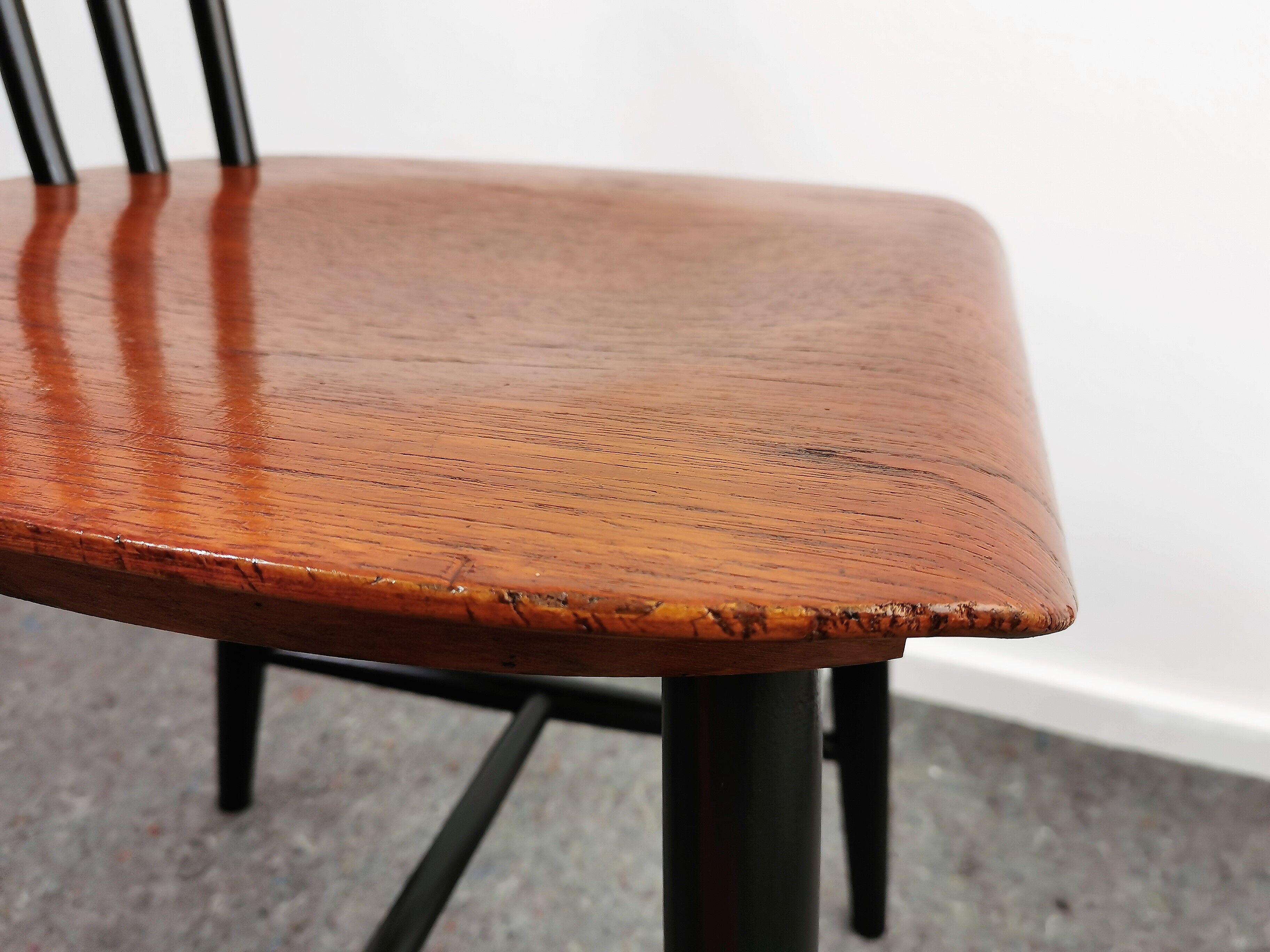 Chair by Ilmari Tapiovaara