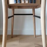 Chaises bistrot en bois clairt et noir