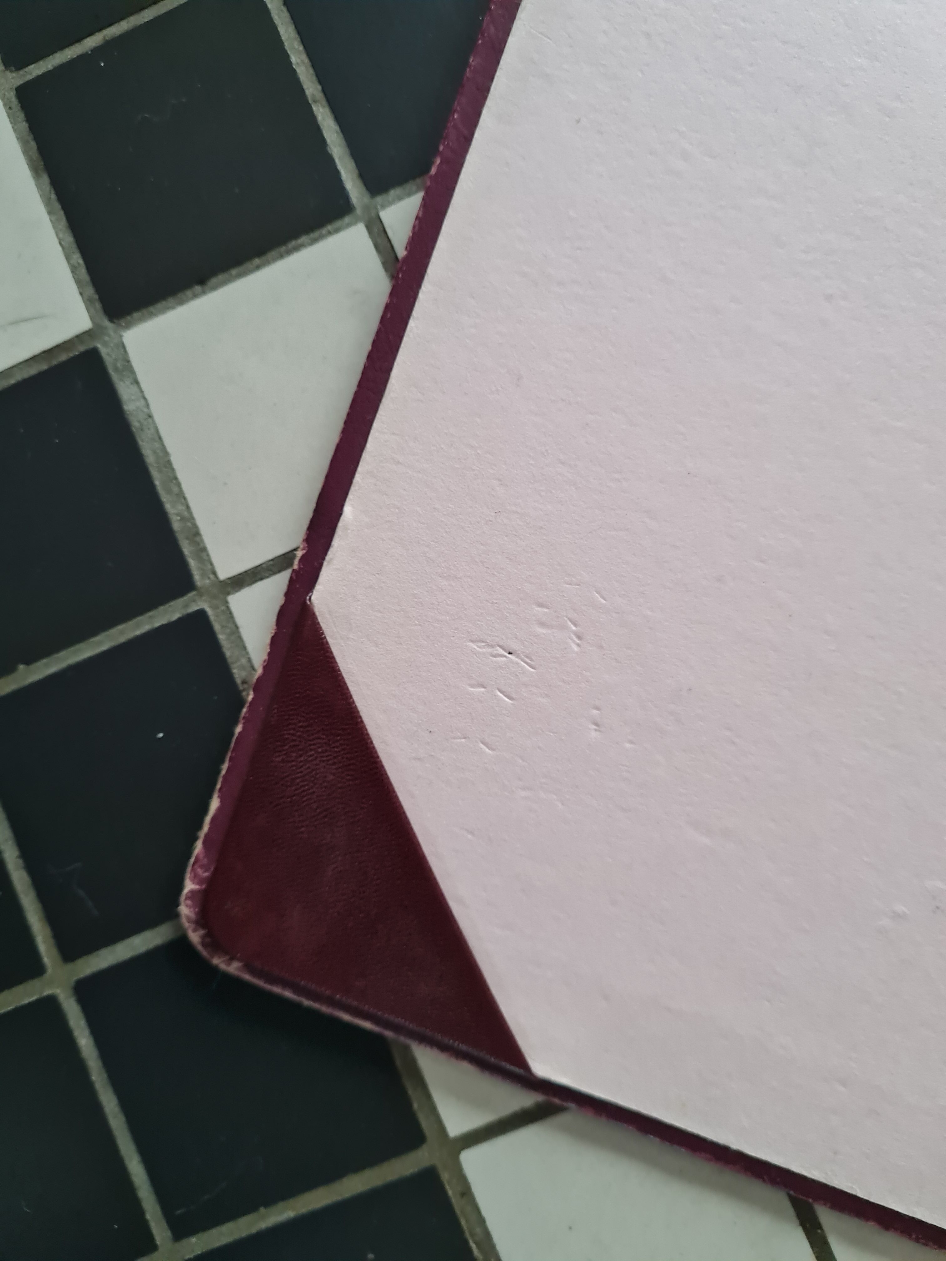 Burgundy leather underhand for office by l'aurige