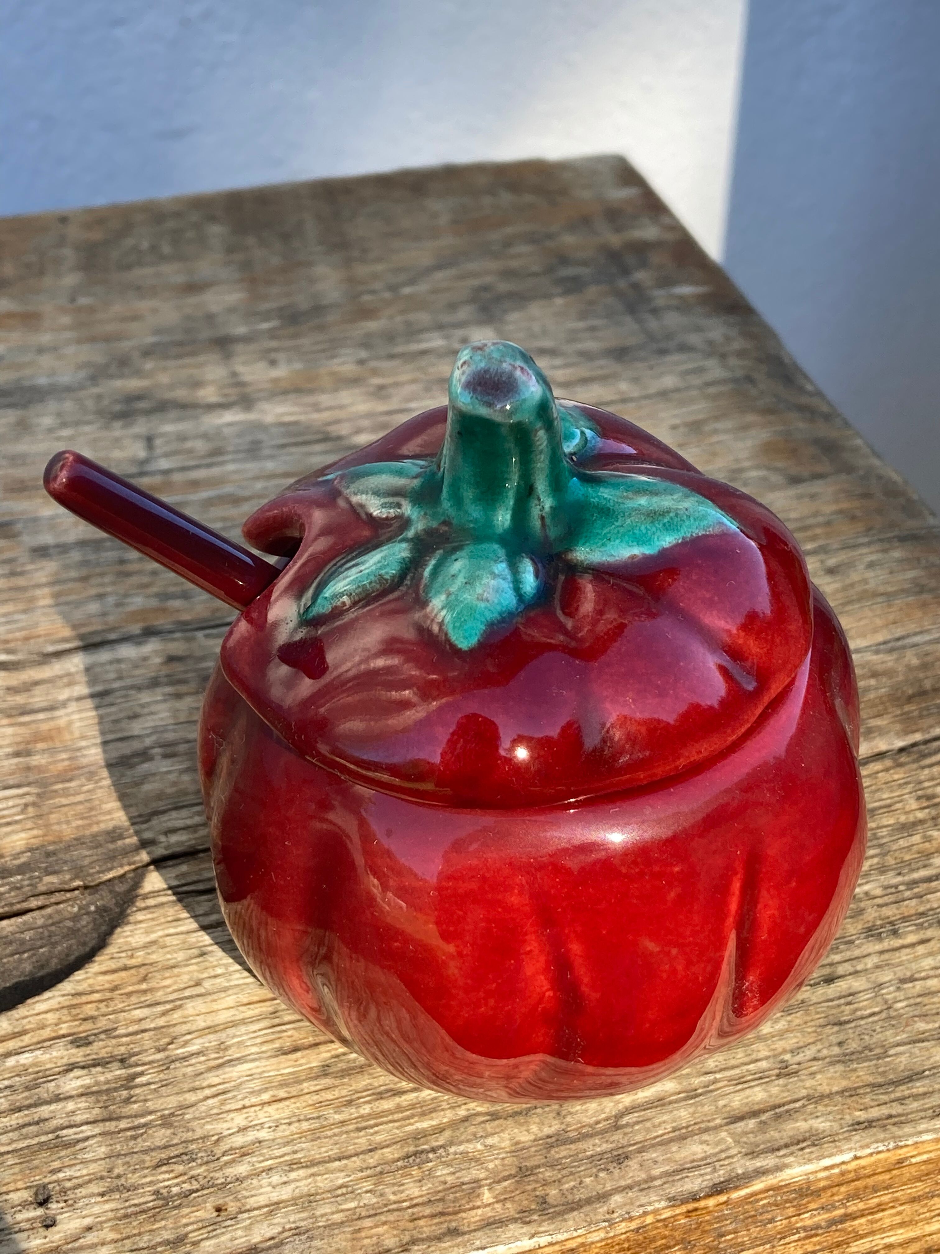 Tomato slip for ceramic condiments, mustard, salt, pepper