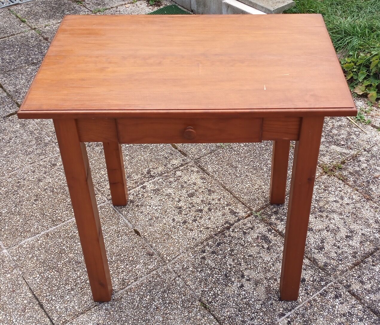 Scandinavian drawer desk