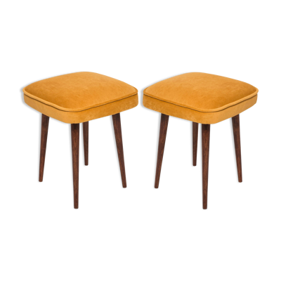 Ensemble de deux tabourets jaune moutarde, Europe, années 1960