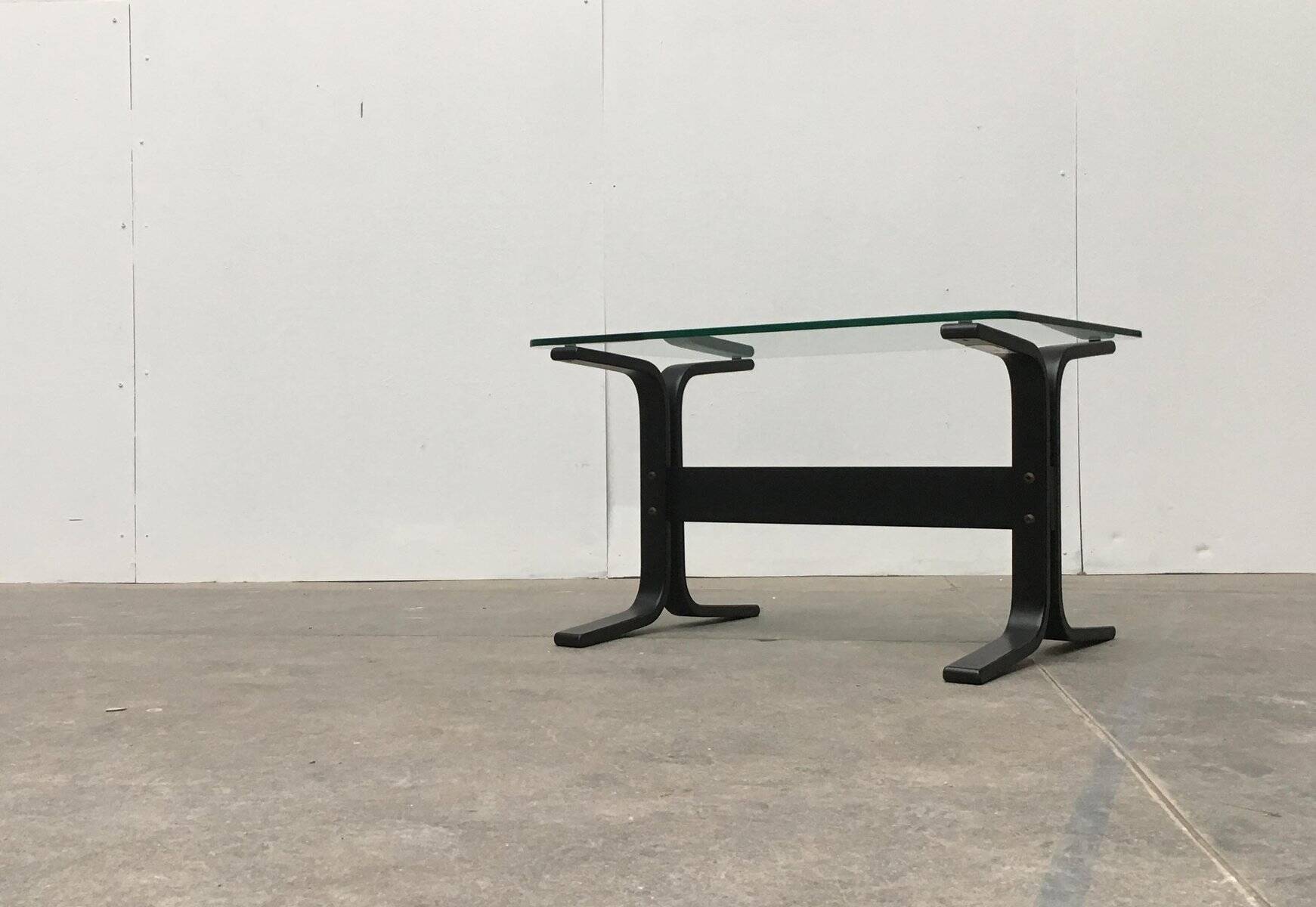 Mid-century Norwegian Siesta glass side table by Ingmar Relling for Westnofa.