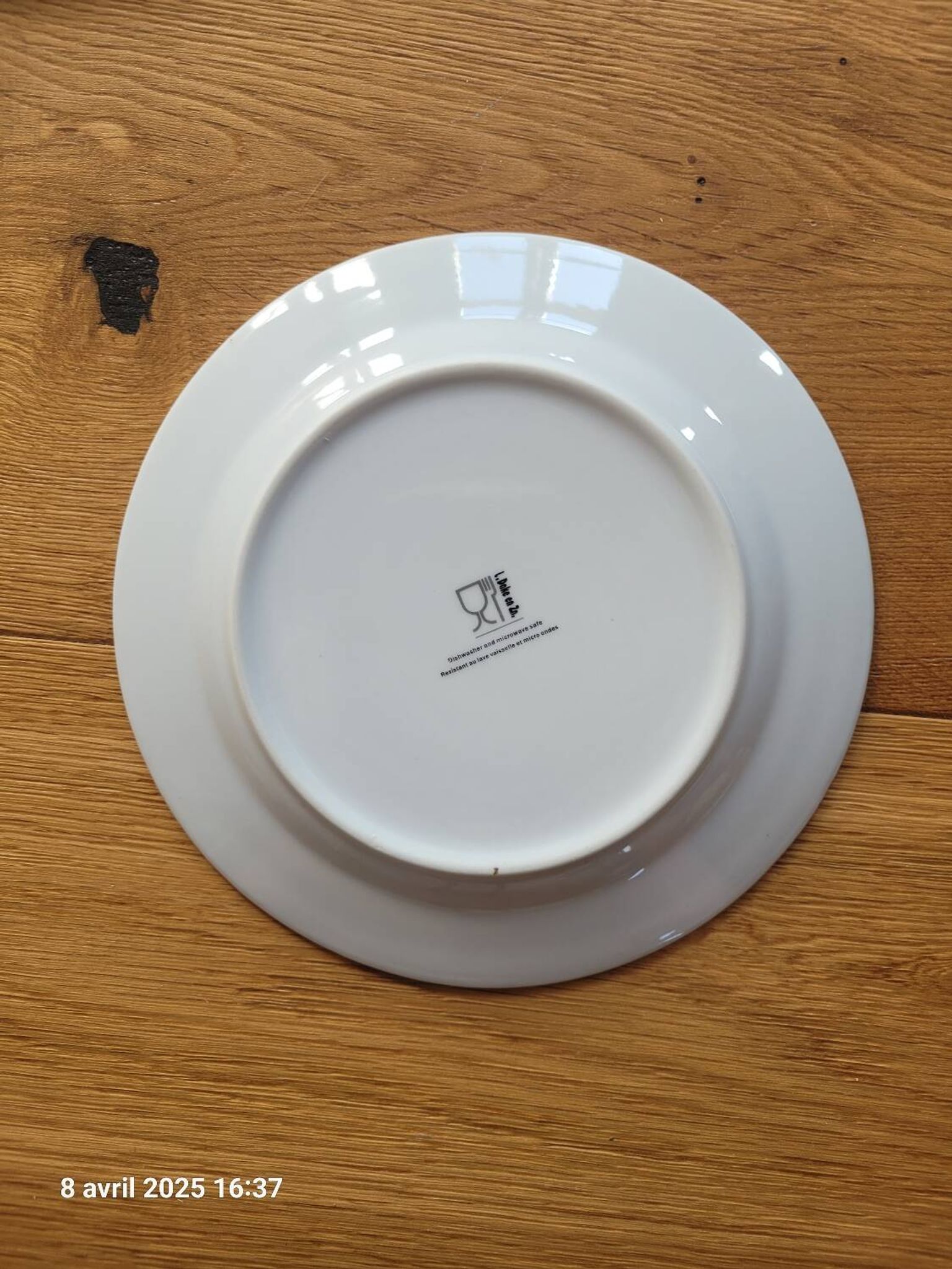 7 assiettes à dessert jaunes et blanches