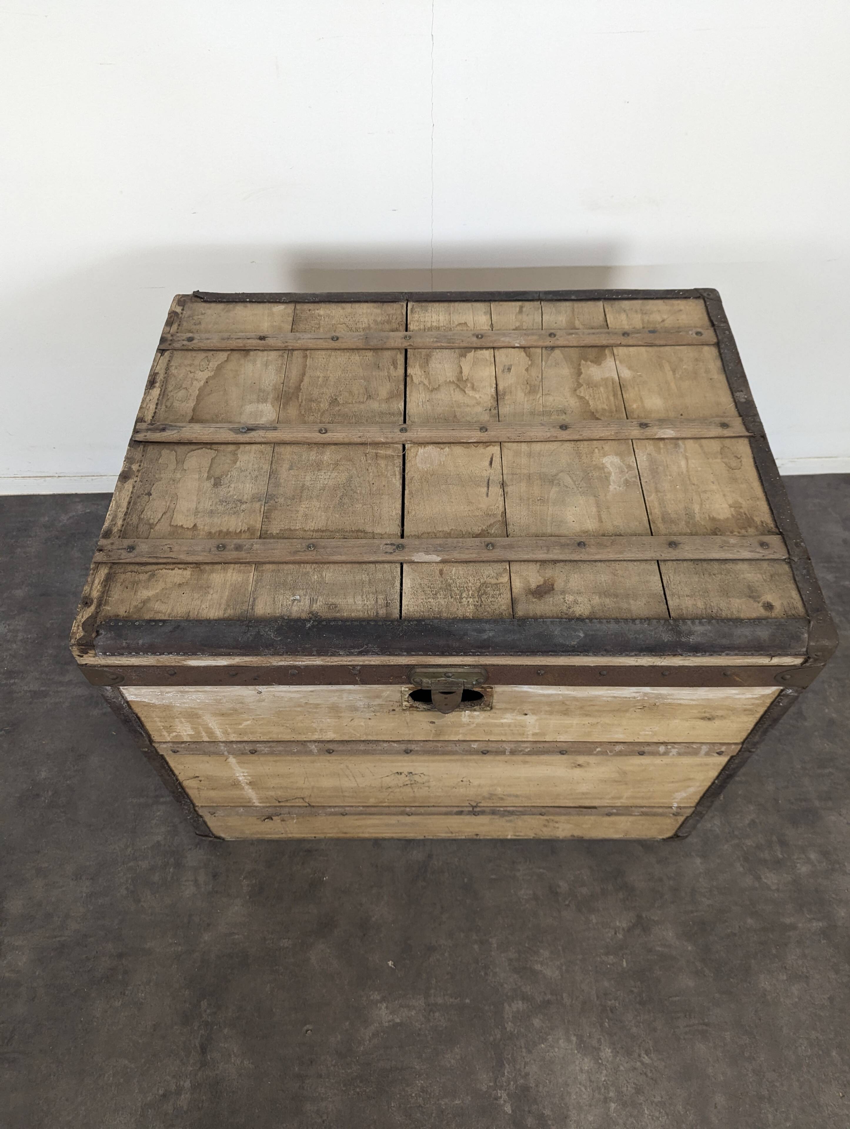 Malle de voyage en bois