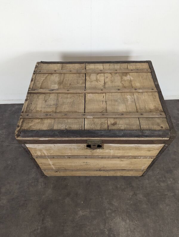 Malle de voyage en bois