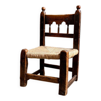 Low chair in wood and straw, Spanish folk art 17th-20th century no. 2