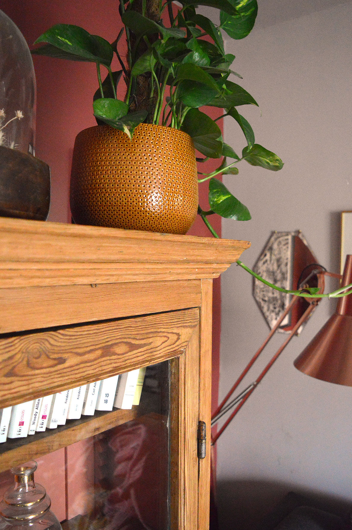 Wood and terracotta showcase