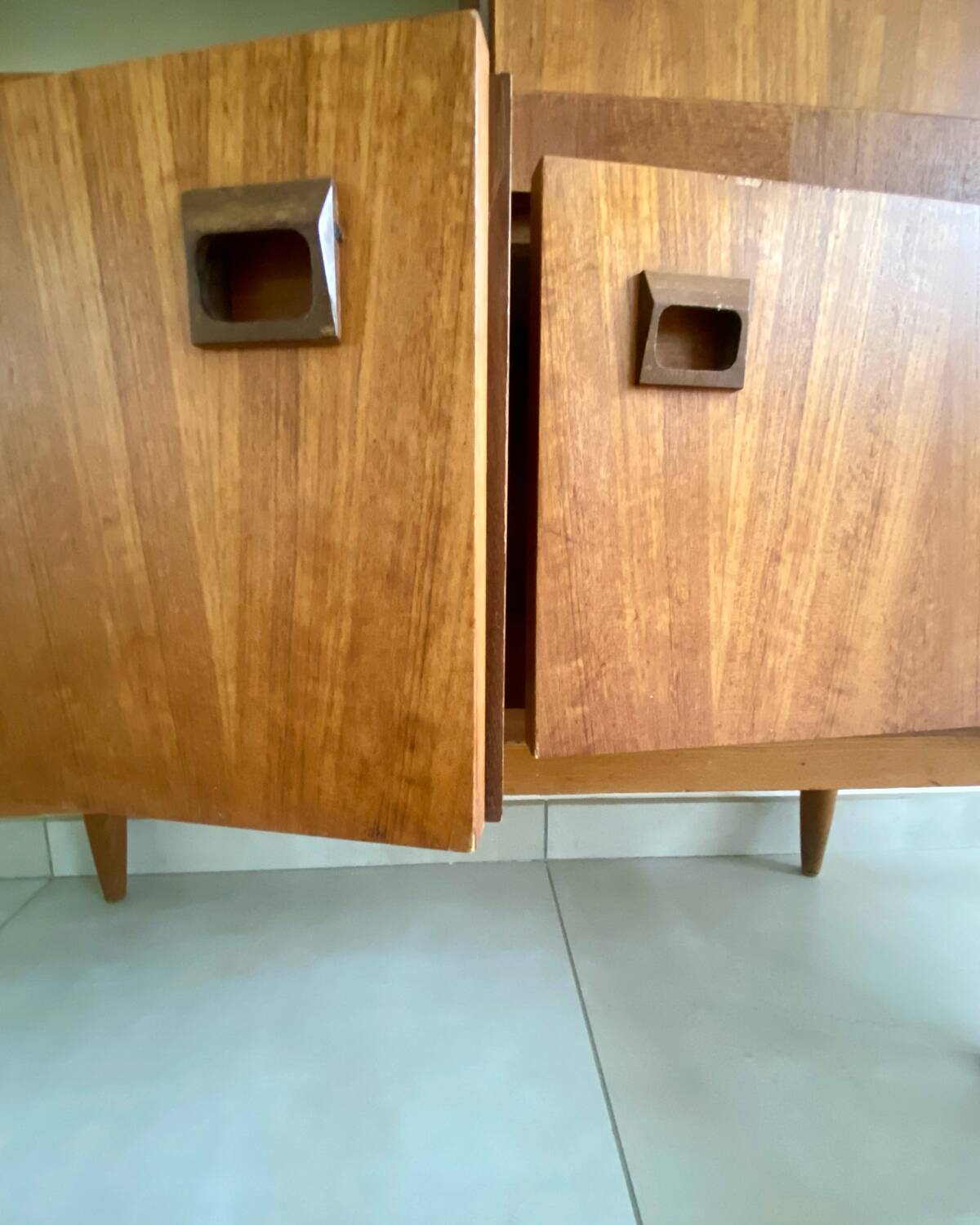 Royal Board Golden High Sideboard