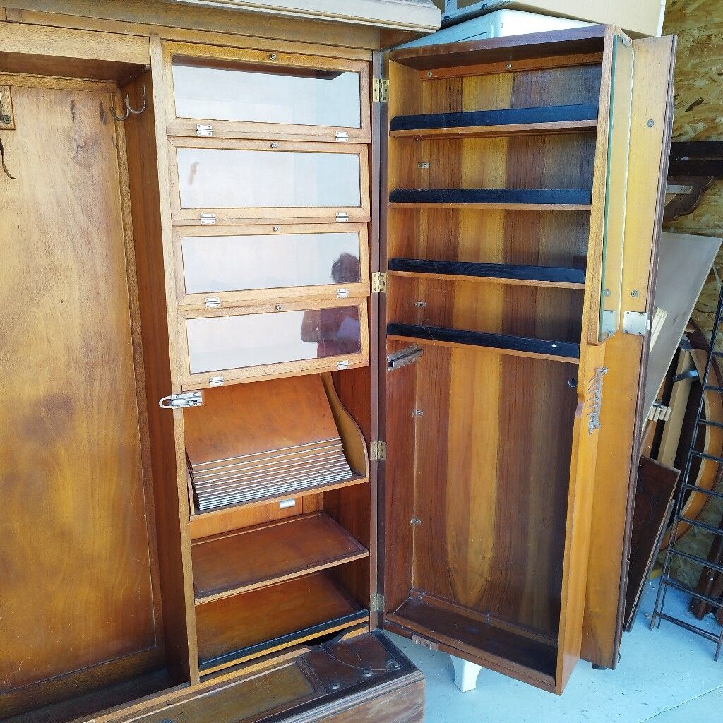 Dressing room English wardrobe officer compactom art deco