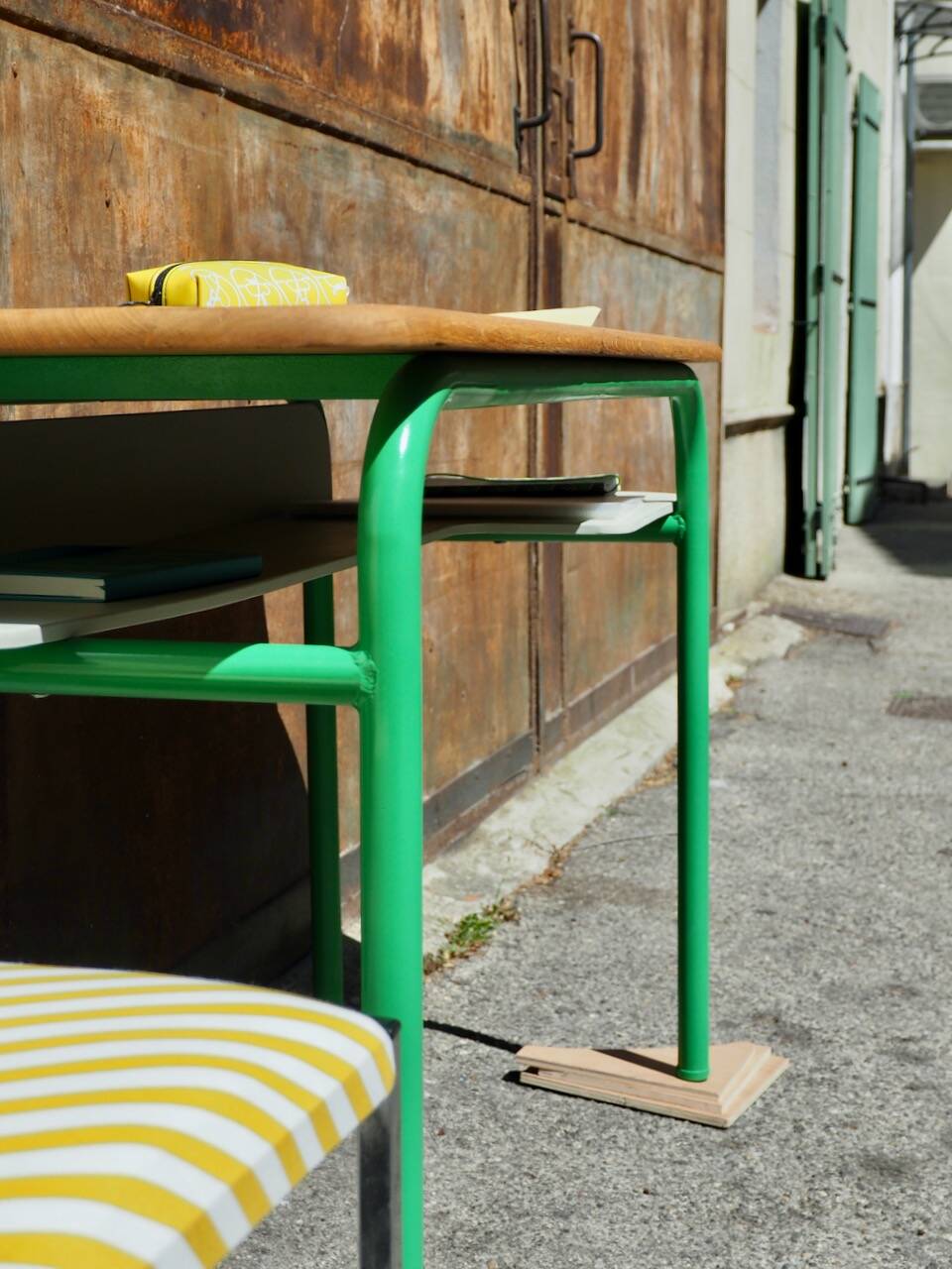 Bureau double d'école revisité