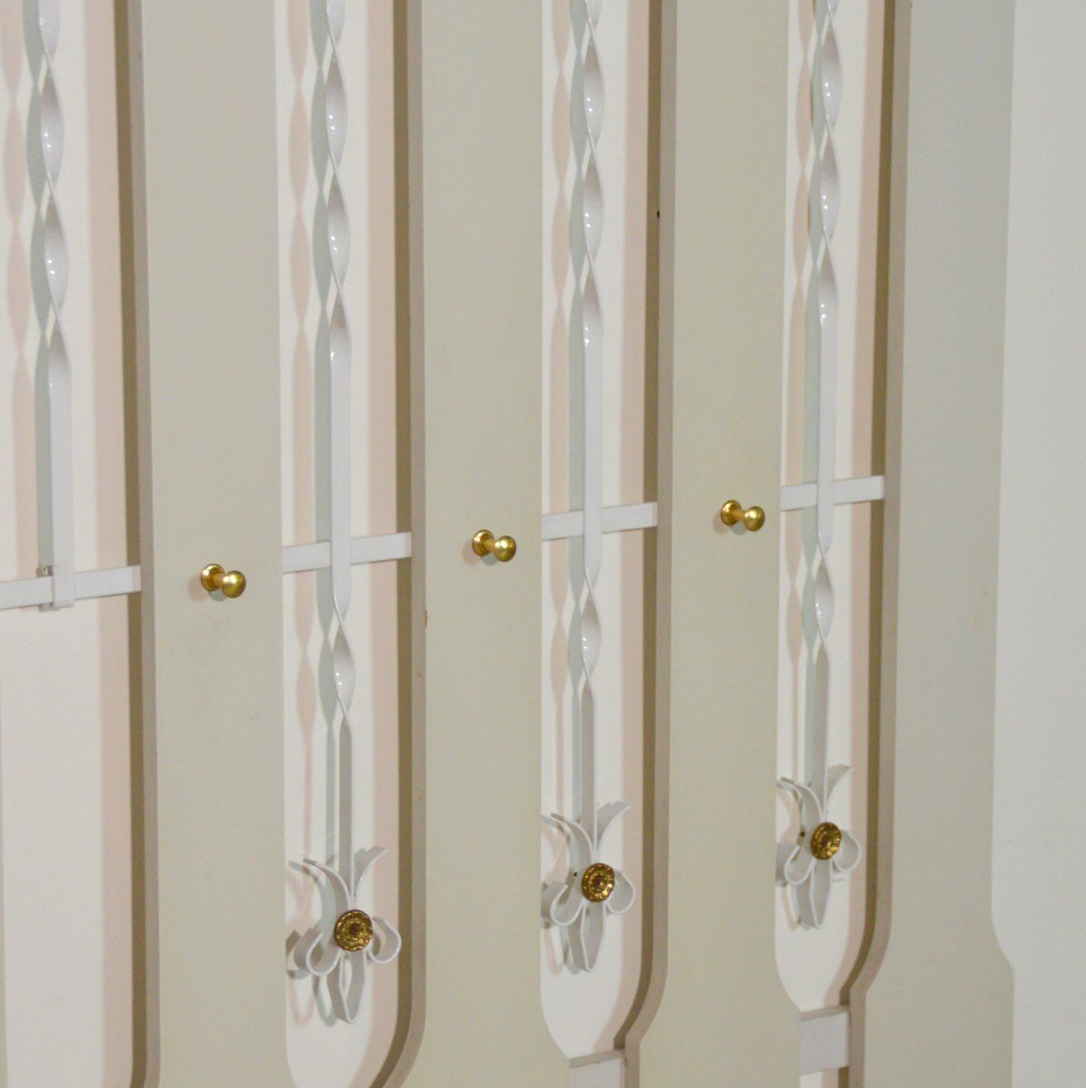 Vintage entrance cloakroom