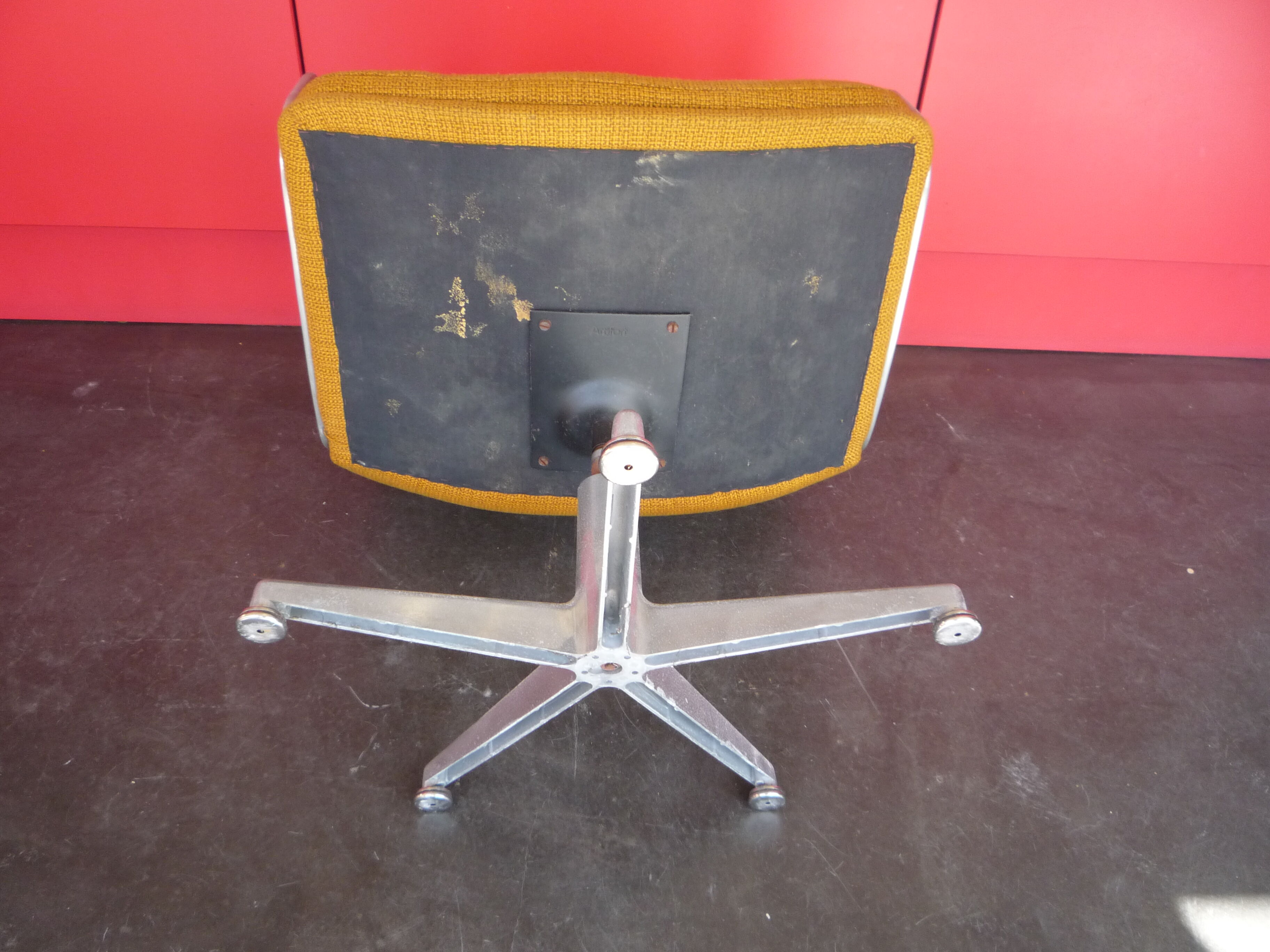 Geoffrey Harcourt for Artifort swivel chair