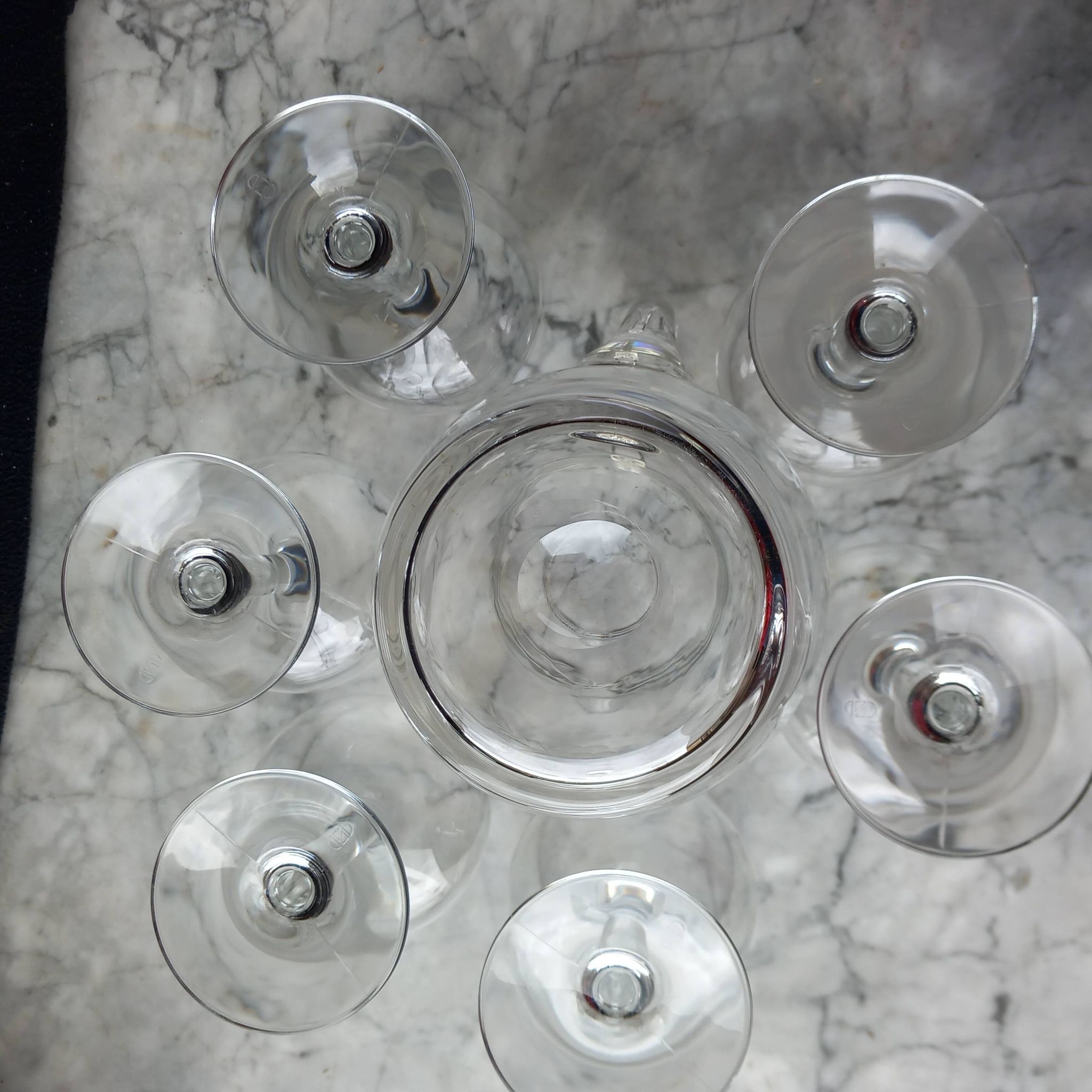 6 verres à eau et pichet en cristal gravé années 70