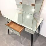 Dressing table vintage art déco in mirror