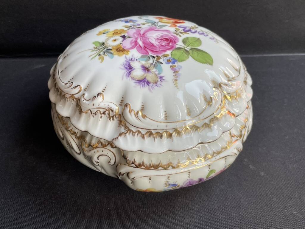 Large candy box – Dresden porcelain (Germany)