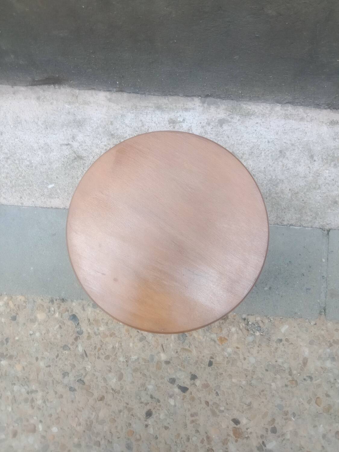 Tabouret tripode bois tourné