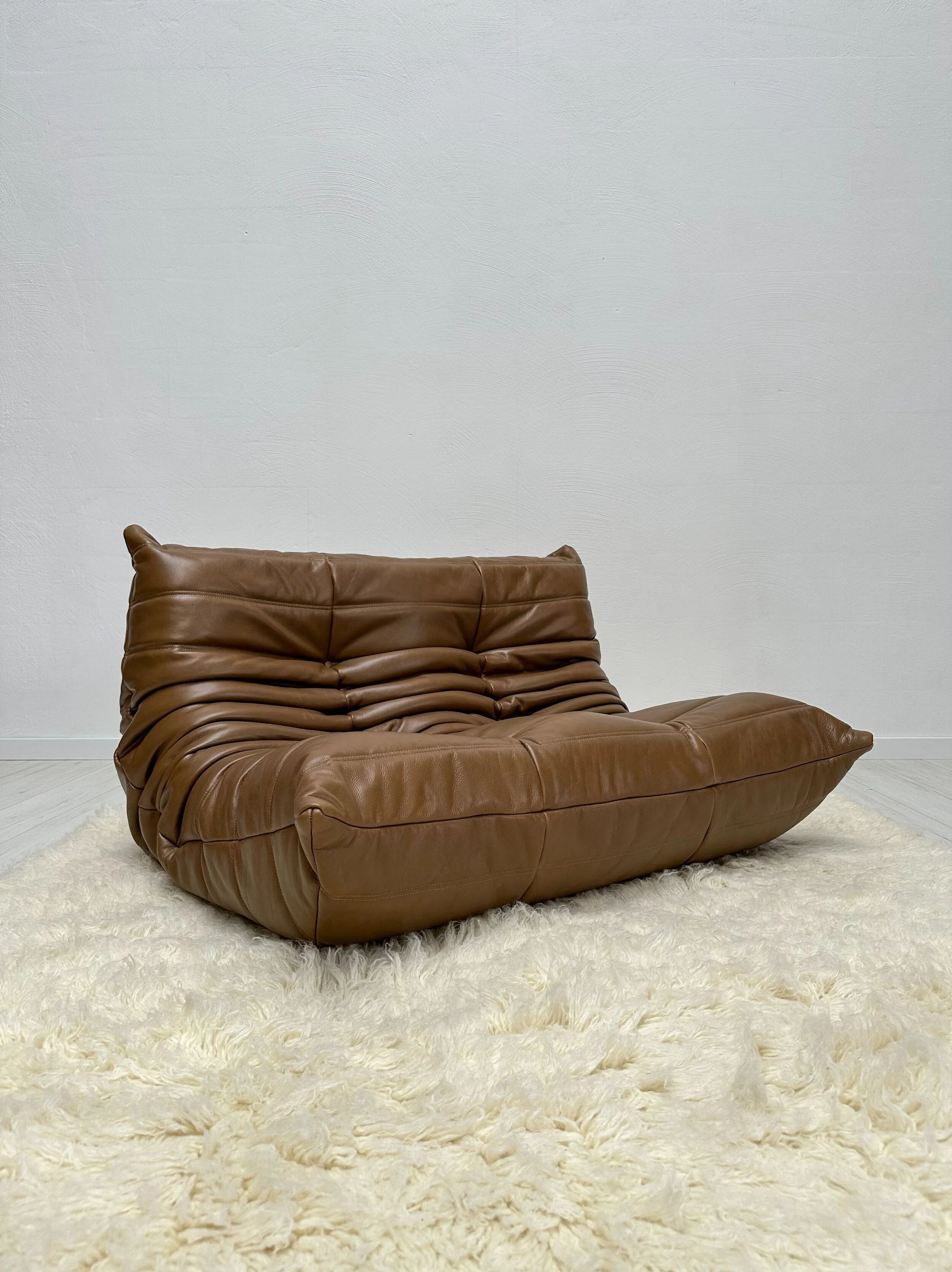 Vintage original leather Togo 2-seater by Michel Ducaroy for Ligne Roset