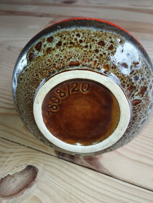 Cruche vintage – Émail flammé rouge et brun – Numérotée – Années 50–60