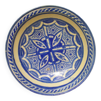 Plat en céramique ancienne du Maroc