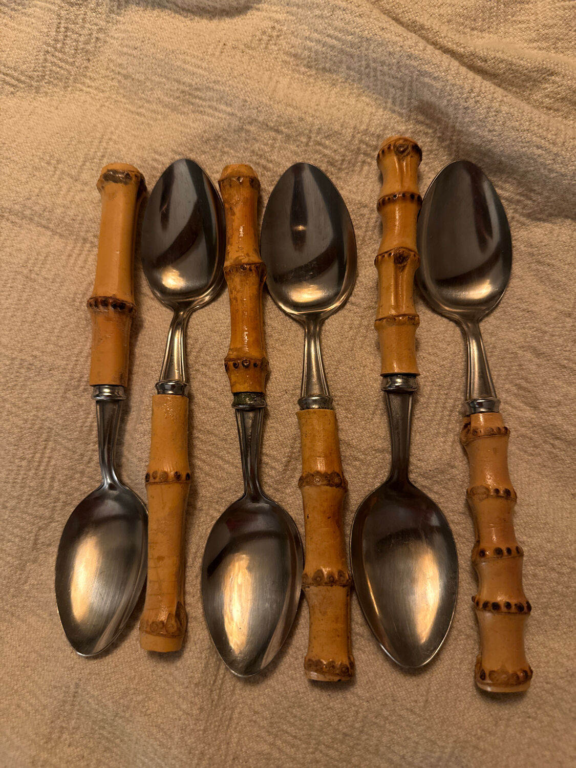 24-piece bamboo cutlery set