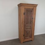 Armoire parisienne en sapin