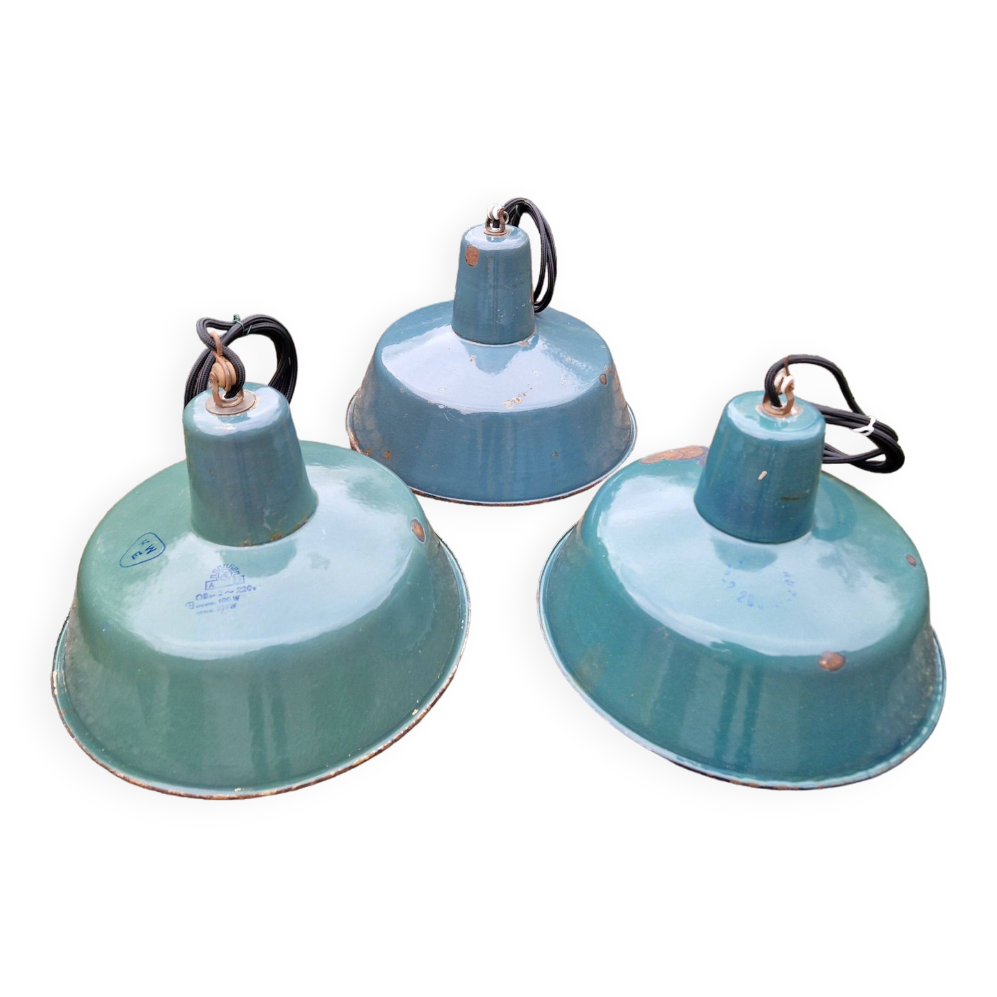Set of 3 industrial pendant lights in enamelled sheet metal