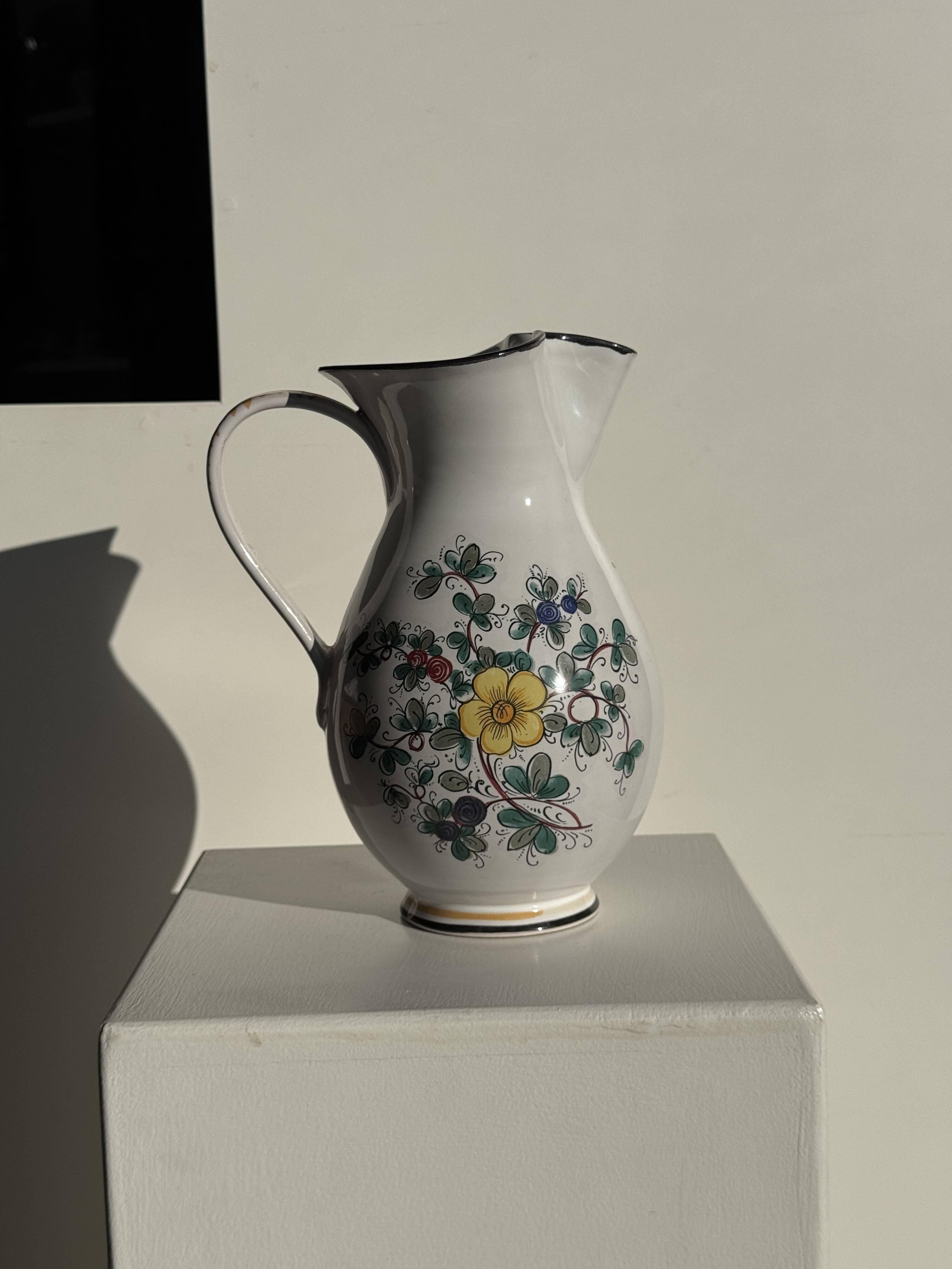 Large ceramic flower bouquet jug H23